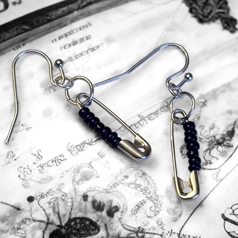 5 For $25💫Small Silver Safety Pin Punk Black beaded Earrings